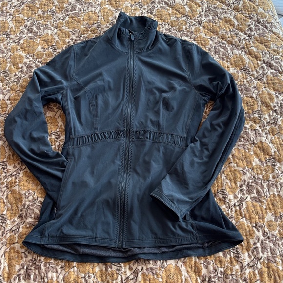 Lululemon jacket - Picture 2 of 6